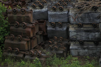 Vagonetas abandonadas en una explotación minera