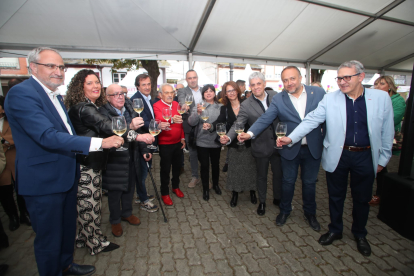 Una veintena de bodegas participan en el evento vitivinícola durante todo el fin de semana.