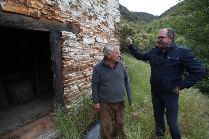 Imagenes del molinero harinero, el palomar cuadrado y el pueblo de Espanillo.