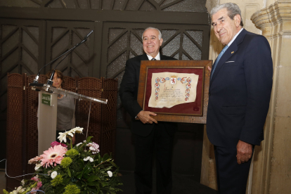 Acto de entrega del premio Leonés Ael año al empresario Valentín Díez Morodo, en 2016.