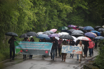 Marcha de protesta por el estado de un tramo de la antigua N-VI