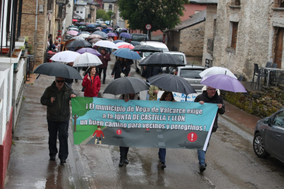 Marcha de protesta por el estado de un tramo de la antigua N-VI