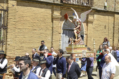 Procesión de san Miguel en Grajal de Campos.