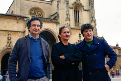 Imagen de archivo del jurado del programa de cocina MasterChef, Pepe Rodríguez (i), Samantha Vallejo-Nájera (c) y Jordi Cruz (d). EFE/Paco Paredes