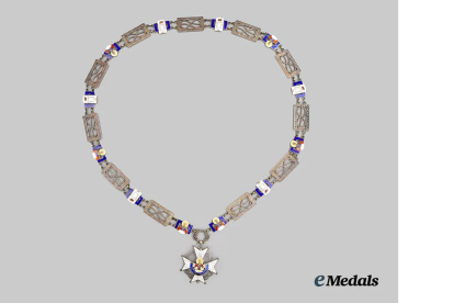 Collar Orden de la Cruz de San Raimundo de Peñafort (1080 euros).