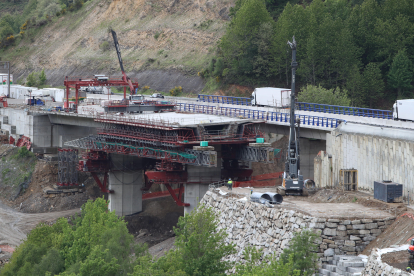 Obras en el entronque sur del viaducto.