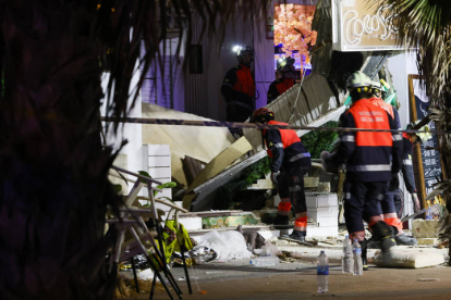 Cuatro personas han fallecido y al menos 27 han resultado heridas al desplomarse en la Playa de Palma (isla de Mallorca) el restaurante 'Medusa Beach Club'.