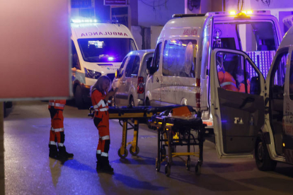 uatro personas han fallecido y al menos 27 han resultado heridas al desplomarse en la Playa de Palma (isla de Mallorca) el restaurante 'Medusa Beach Club' .