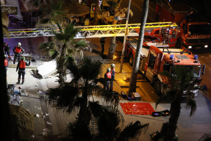 uatro personas han fallecido y al menos 27 han resultado heridas al desplomarse en la Playa de Palma (isla de Mallorca) el restaurante 'Medusa Beach Club' .