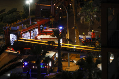 uatro personas han fallecido y al menos 27 han resultado heridas al desplomarse en la Playa de Palma (isla de Mallorca) el restaurante 'Medusa Beach Club' .