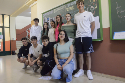 Estudiantes del IESO Astura de Mansilla de las Mulas ganan un concurso nacional con un vídeo en el que reclaman «dignidad» para las mascotas. «Son un miembro más de la familia», recuerdan.