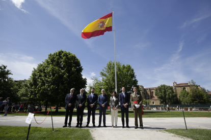 Las unidades con presencia en León celebran así el día de las Fuerzas Armadas en la ciudad de León.