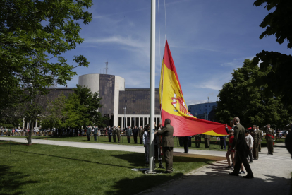 Las unidades con presencia en León celebran así el día de las Fuerzas Armadas en la ciudad de León.