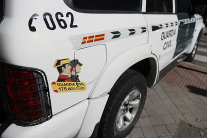 Imagen de archivo de un coche de la Guardia Civil.  EFE/Mariscal