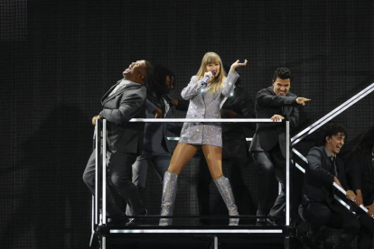 La cantante y compositora estadounidense Taylor Swift puso a más de 70.000 personas en pie en el primer gran concierto del estadio madridista.