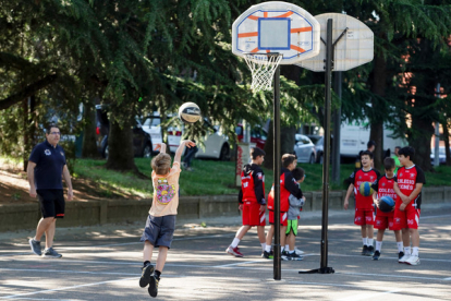 Las Escuelas Deportivas del Ayuntamiento de León cierran la temporada del deporte escolar con una nueva edición de Municipalia