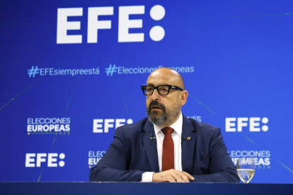El cabeza de lista de Ciudadanos a las elecciones europeas, Jordi Cañas, durante la rueda de prensa organizada dentro del ciclo organizado por la Agencia EFE. EFE/ Ballesteros