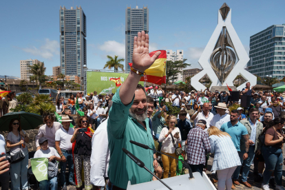 El líder de Vox, Santiago Abascal, en un mitin, hoy, en Santa Cruz de Tenerife. EFE/ Ramón De La Rocha