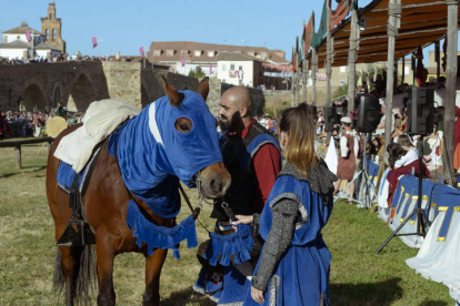 Hospital de Órbigo se convierte un día más en el epicentro de la recreación medieval con una edición más de sus Justas Medievales.