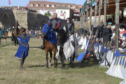 Hospital de Órbigo se convierte un día más en el epicentro de la recreación medieval con una edición más de sus Justas Medievales.