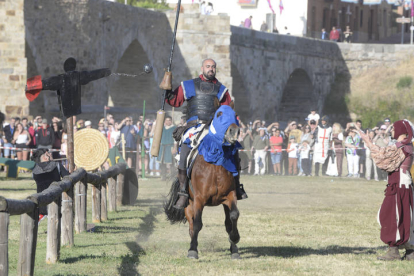 Hospital de Órbigo se convierte un día más en el epicentro de la recreación medieval con una edición más de sus Justas Medievales.