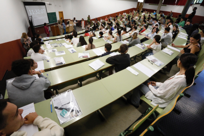 La Universidad examina a 1.979 alumnos de Secundaria y de Formación Profesional.