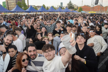 Ana Mena fue el principal reclamo de un festival que reunió a 17.000 almas en León con una propuesta fiestera de música actual