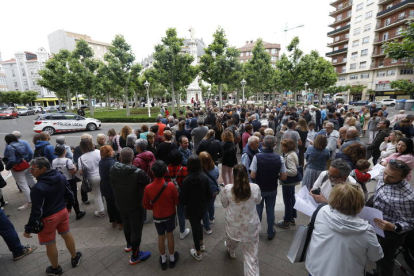 Concentración contra el centro de migrantes de Villarrodrigo.