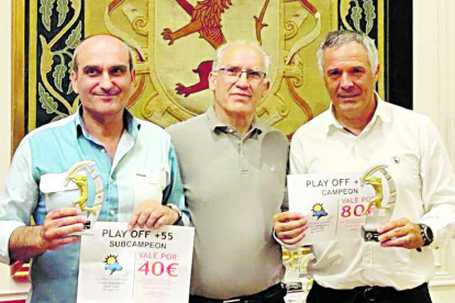 Gerardo Turienzo y José Campos Sui, subcampeón y campeón de play off Oro +55.