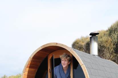 Mantenimiento de saunas en exteriores, uno de los diez empleos raros que ofrece la isla australiana de Tasmania. EFE/ Tourism Tasmania SOLO USO EDITORIAL/SOLO DISPONIBLE PARA ILUSTRAR LA NOTICIA QUE ACOMPAÑA (CRÉDITO OBLIGATORIO)