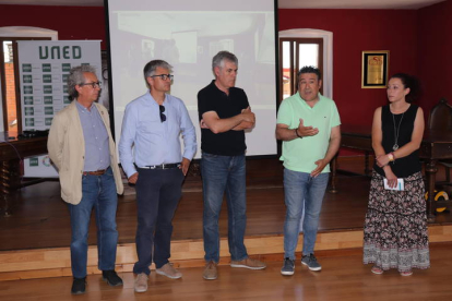 Representantes de Iberdrola, Enagás, Uned, Cistierna y la Diputación de León.