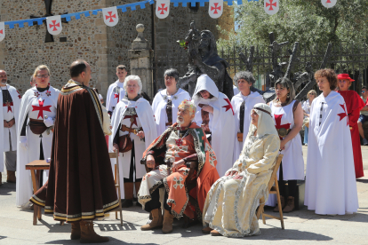 Juicio templario en la plaza de la Encina de Ponferrada.