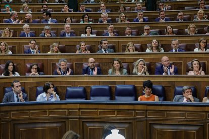 Vista del hemiciclo del Congreso que debatirá mañana la modificación de la ley de extranjería. EFE/ Zipi Aragon