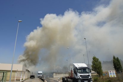 Imagen del suceso, en el polígono de La Llanada de Ponferrada.