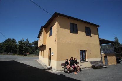 El proyecto Casas Vivas busca la llave para que Folgoso no baje de mil habitantes