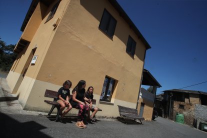 El proyecto Casas Vivas busca la llave para que Folgoso no baje de mil habitantes