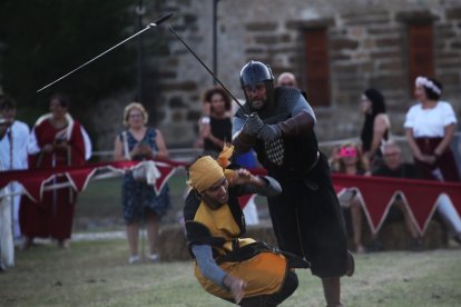 Justas y cena popular en el Medieval de Carracedo