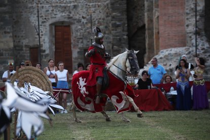 Justas y cena popular en el Medieval de Carracedo