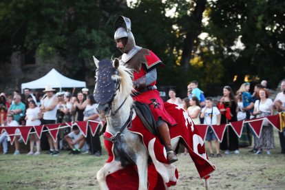 Justas y cena popular en el Medieval de Carracedo