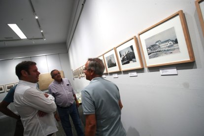 La Biblioteca abre una muestra sobre los años del Ensanche de Ponferrada