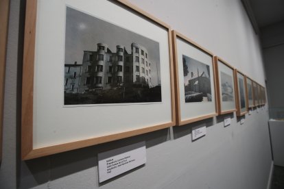 La Biblioteca abre una muestra sobre los años del Ensanche de Ponferrada