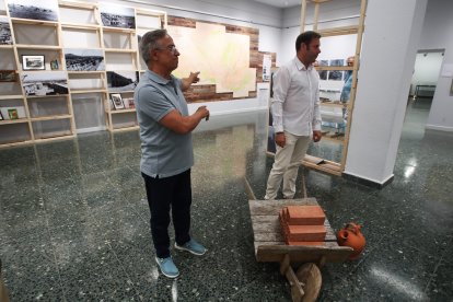 La Biblioteca abre una muestra sobre los años del Ensanche de Ponferrada