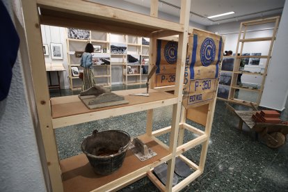 La Biblioteca abre una muestra sobre los años del Ensanche de Ponferrada