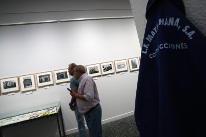 La Biblioteca abre una muestra sobre los años del Ensanche de Ponferrada