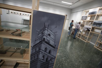 La Biblioteca abre una muestra sobre los años del Ensanche de Ponferrada