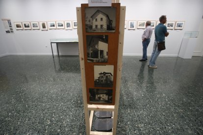 La Biblioteca abre una muestra sobre los años del Ensanche de Ponferrada