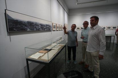 La Biblioteca abre una muestra sobre los años del Ensanche de Ponferrada