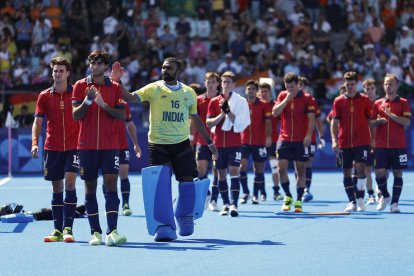 La selección masculina de hockey tras perder ante la India. EFE/ Sashenka Gutierrez