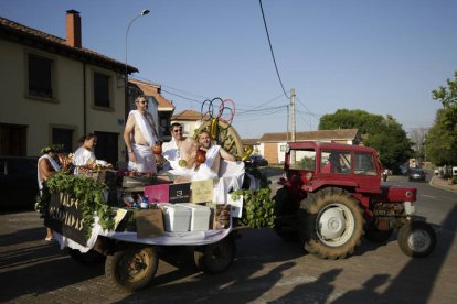 Valdevimbre vive la primera jornada de su Fiesta del Vino.