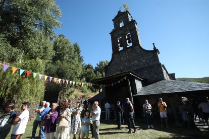 Las mejores imágenes de las danzas de Peranzanes y Chano en la Romería de Trascastro